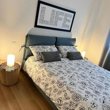 Appartement Mandi Mandi Cavour à Udine Extérieur photo